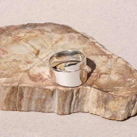 Madavazaha - bague en argent avec un motif croisé-basique et polie-vue de haut et côté gauche
