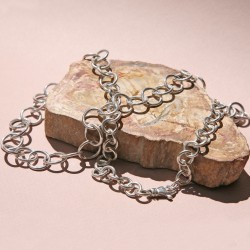 Madavazaha - collier en argent  chaine anneaux ronds basique et poli -vue de haut et croisé